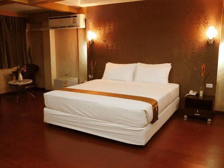 Visiting Card Hotel & Resort Bangkok Eksteriør billede